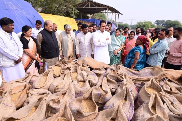 कांग्रेस का धान खरीदी केंद्रों पर आरोप: किसानों को हो रही भारी परेशानियां, सरकार पर बड़ा सवाल