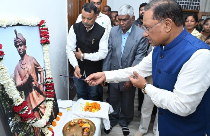 रायपुर : मुख्यमंत्री विष्णु देव साय ने अमर शहीद गेंदसिंह के शहादत दिवस पर उन्हें किया नमन