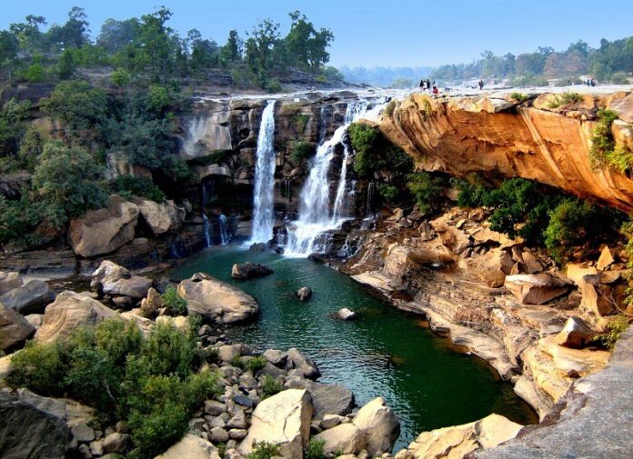 CG NEWS : अमृतधारा जलप्रपात क्षेत्र में प्रवेश बैन, लगातार हादसों के बाद प्रशासन का सख्त फैसला