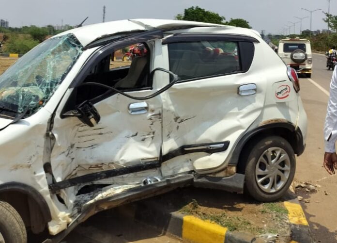 नया रायपुर सड़क हादसा : इनोवा ने सेलेरियो को मारी टक्कर, एक ही परिवार के 4 लोग घायल