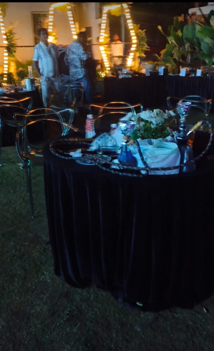 आदित्य फार्म हाउस में अवैध हुक्का बार का भंडाफोड़, आयोजक गिरफ्तार, संचालक फरार