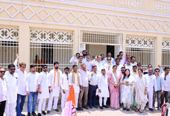 ऐतिहासिक गांधी मैदान से ‘संविधान बचाओ रैली’ के लिए कांग्रेसजन रवाना गिरीश दुबे व विकास उपाध्याय के नेतृत्व में जुटी एकजुटता