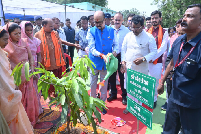 विश्व पर्यावरण दिवस पर राज्यपाल रमेन डेका ने किया पौधारोपण, पर्यावरण संरक्षण का दिया संदेश