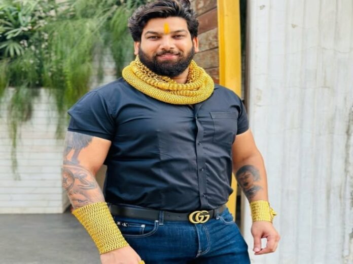 प्रॉपर्टी डीलर से मारपीट मामले में हिस्ट्रीशीटर रोहित तोमर के घर पुलिस की दबिश, कैश, सोना, पिस्टल और लग्जरी गाड़ियां जब्त