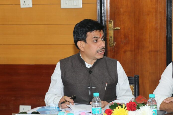 खाद्य सुरक्षा कानून में बदलाव आम जनता के स्वास्थ्य के साथ खुला खिलवाड़ : मनोज सिंह ठाकुर