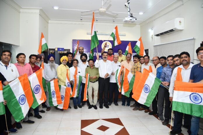 कैट सी.जी. चैप्टर द्वारा 'हर दुकान तिरंगा, हर घर तिरंगा' कार्यक्रम का आयोजन | आजादी के अमृत महोत्सव के अंतर्गत राष्ट्रभक्ति का संकल्प