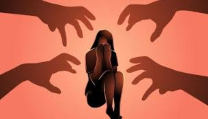 रायपुर : 15 साल की किशोरी बनी मां, पड़ोस के 61 वर्षीय व्यक्ति पर दुष्कर्म का आरोप, पुलिस ने लिया हिरासत में